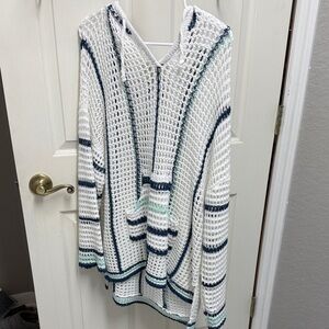Vintage White and Blue Knit Top